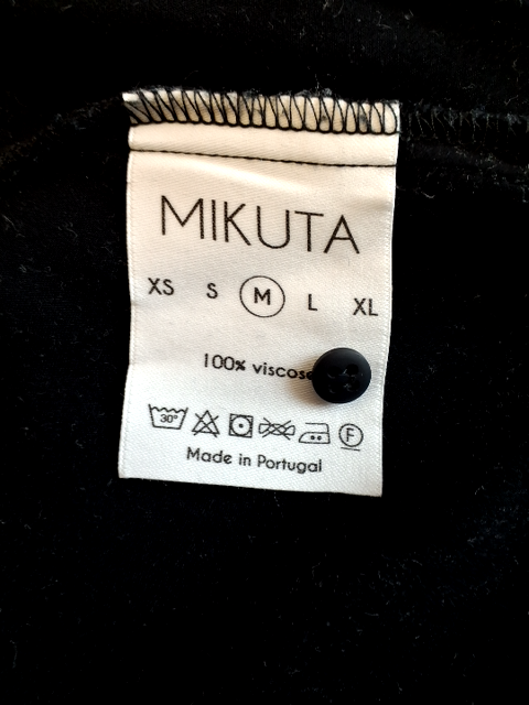 Mikuta Kjole